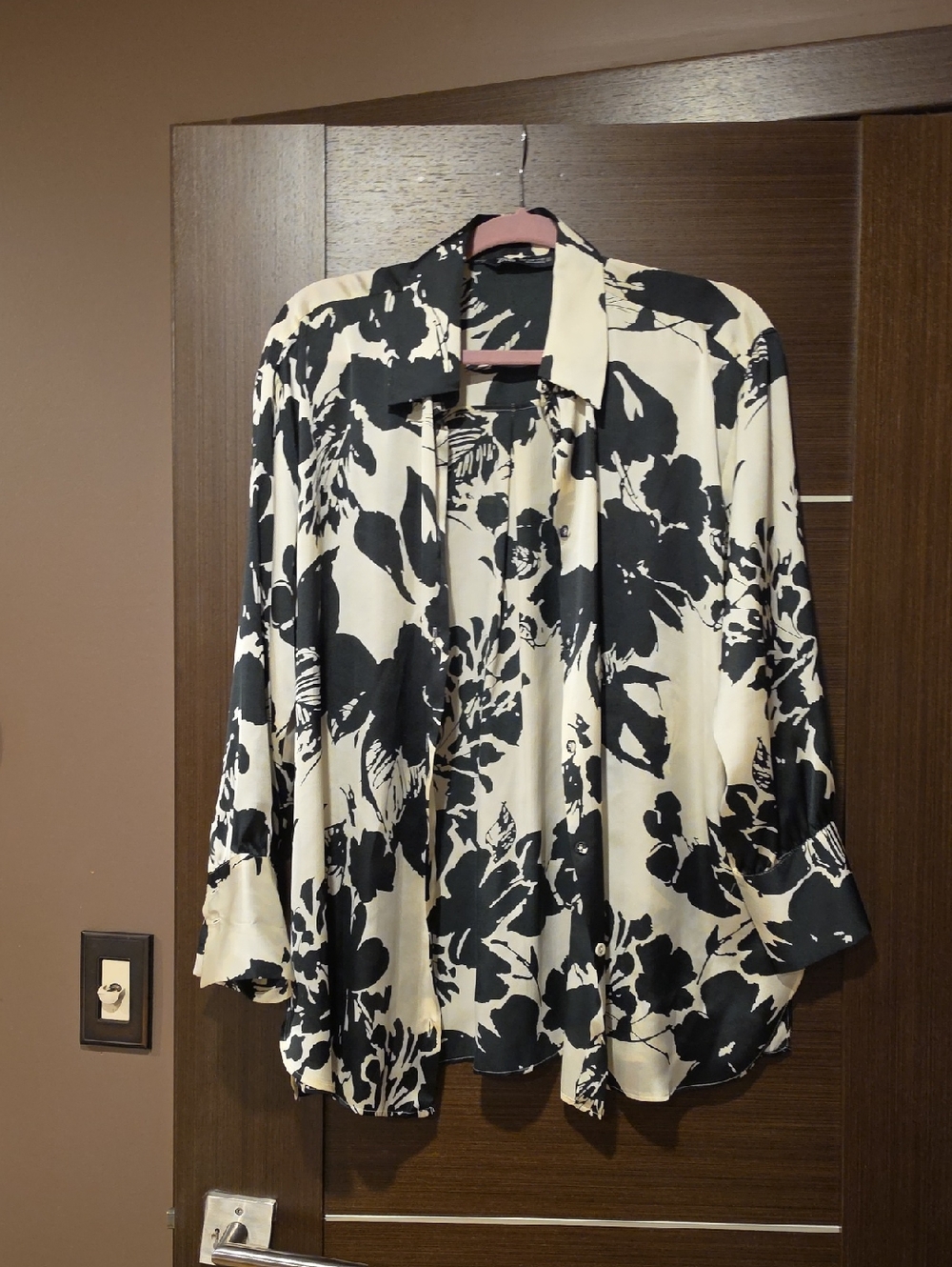 Zara Black and Cream Floral Button-Up Blouse